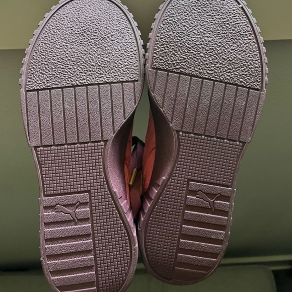 Puma Velvet Platform Sneakers - Picture 5 of 5